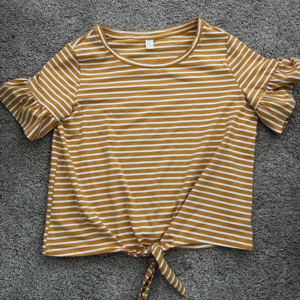 ❤️5 for $20❤️ Yellow Top